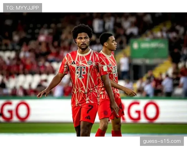 从0-2到6-2,拜仁大胜背后法甲球员于帕梅卡诺表现抢眼 从0-2到6-2,拜仁大胜背后法甲球员于帕梅卡诺表现抢眼