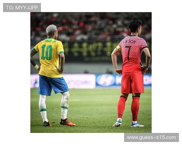 里尔小将赛后交换球衣，恩德里克签名满足请求